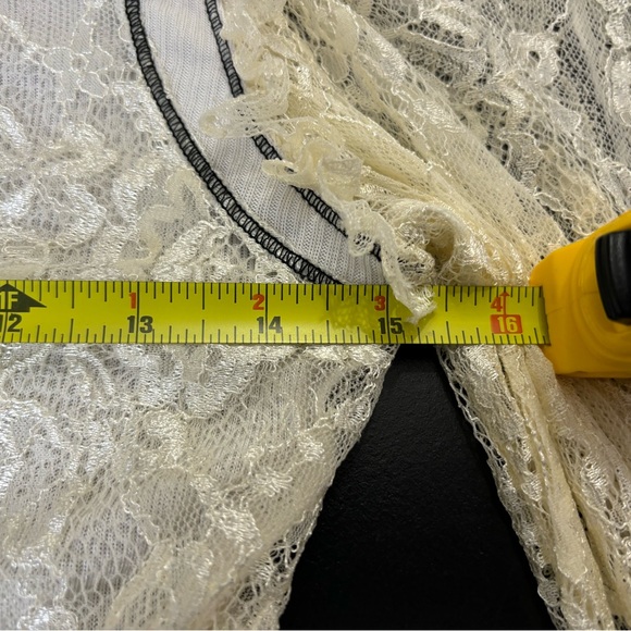 Free People soft stretchy Ivory lace & black button crop top collared blouse XS - Picture 14 of 14